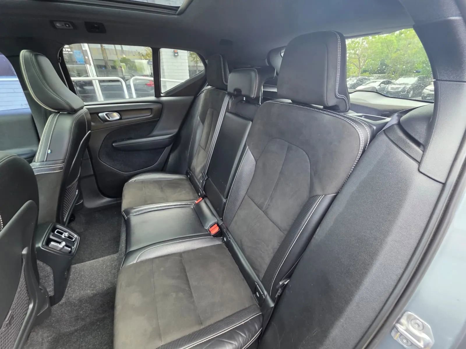 Used 2019 Volvo XC40 T5 R-Design AWD/4WD image 13