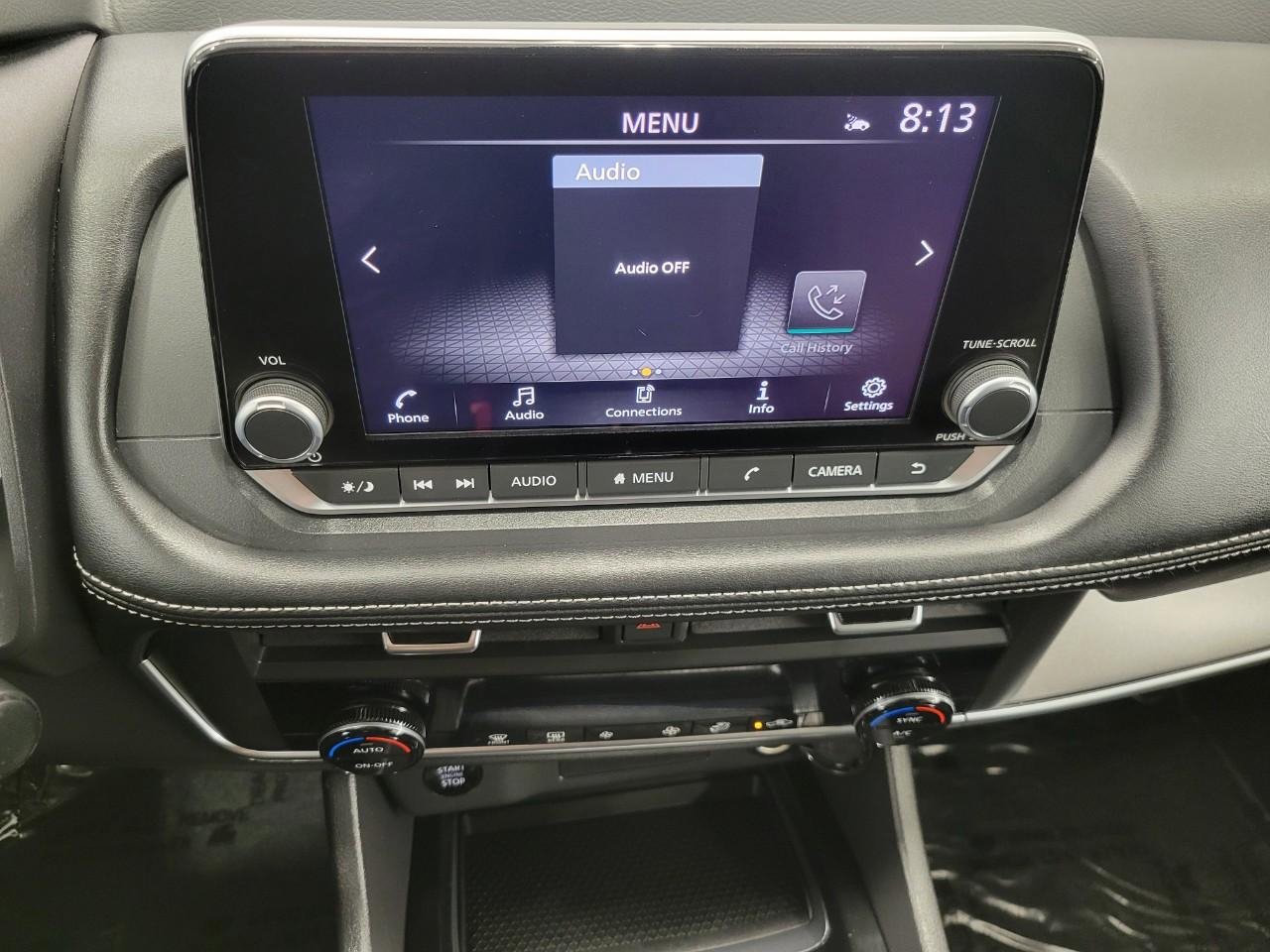 Used 2025 Nissan Rogue SV image 8