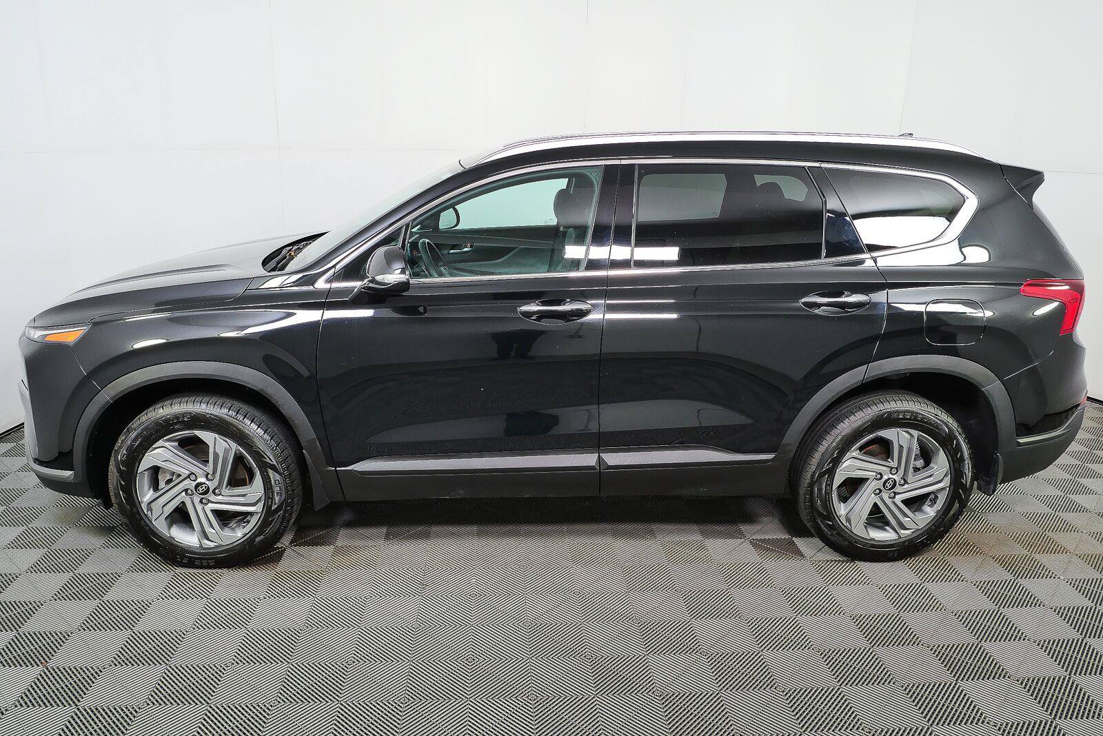 Used 2023 Hyundai Santa Fe SEL AWD/4WD image 24