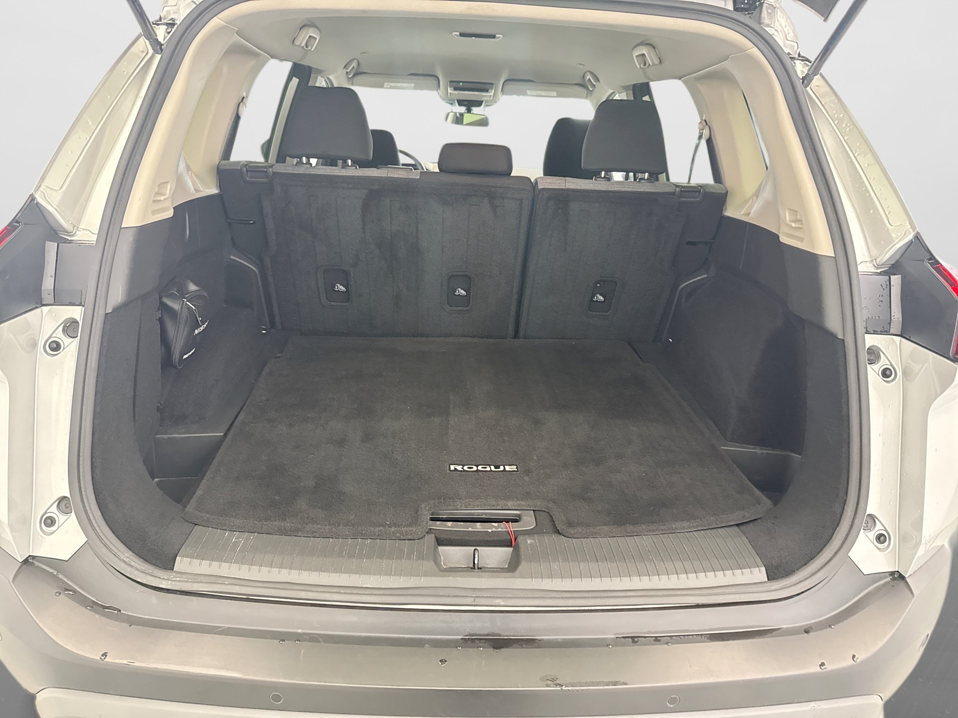 Used 2023 Nissan Rogue SV AWD/4WD image 19