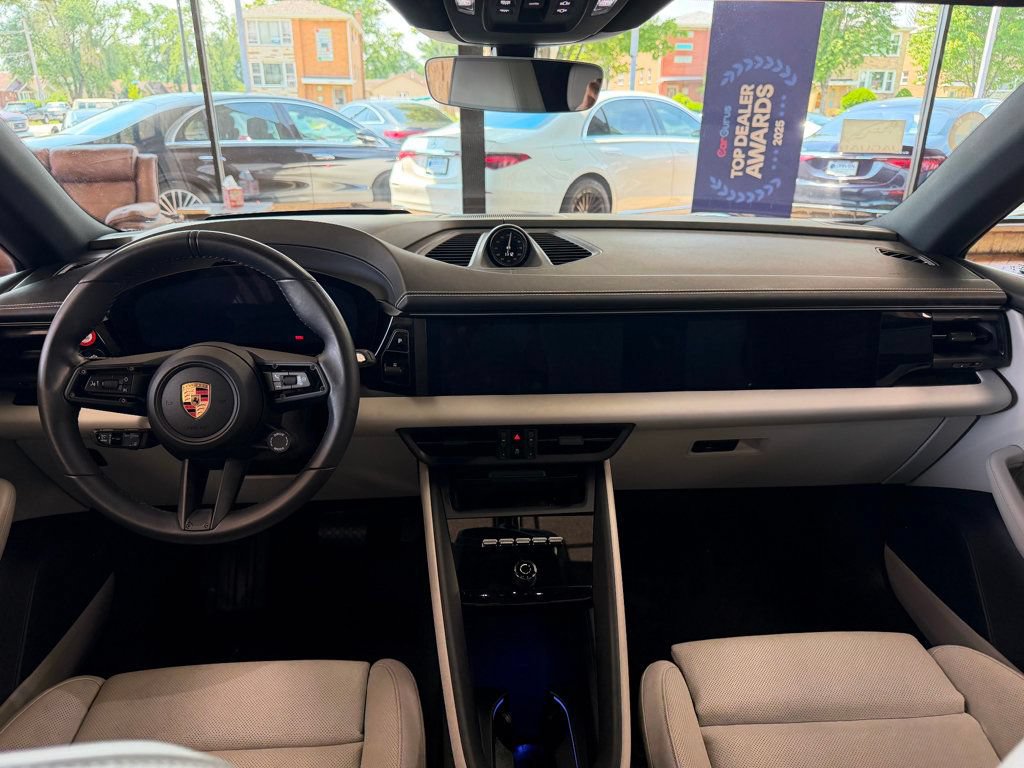 Used 2024 Porsche Macan 4 Electric AWD/4WD image 37