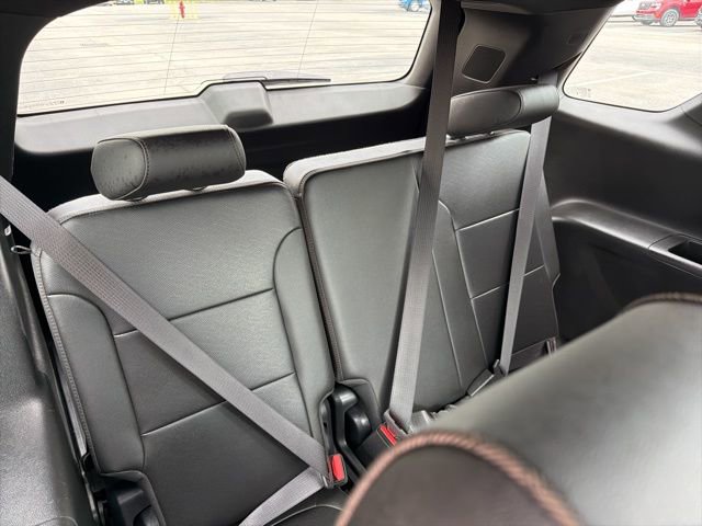 Used 2023 Chevrolet Traverse High Country AWD/4WD image 21