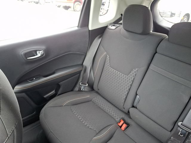 Used 2019 Jeep Compass Sport w/ Cold Weather Group AWD/4WD image 18