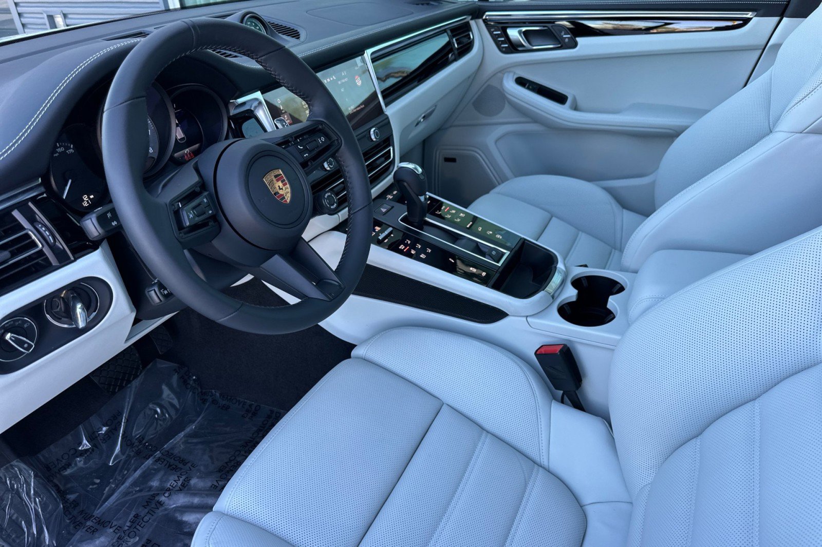 New 2026 Porsche Macan S AWD/4WD image 4