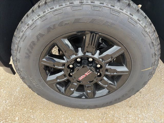New 2026 GMC Sierra 2500 AT4 image 10