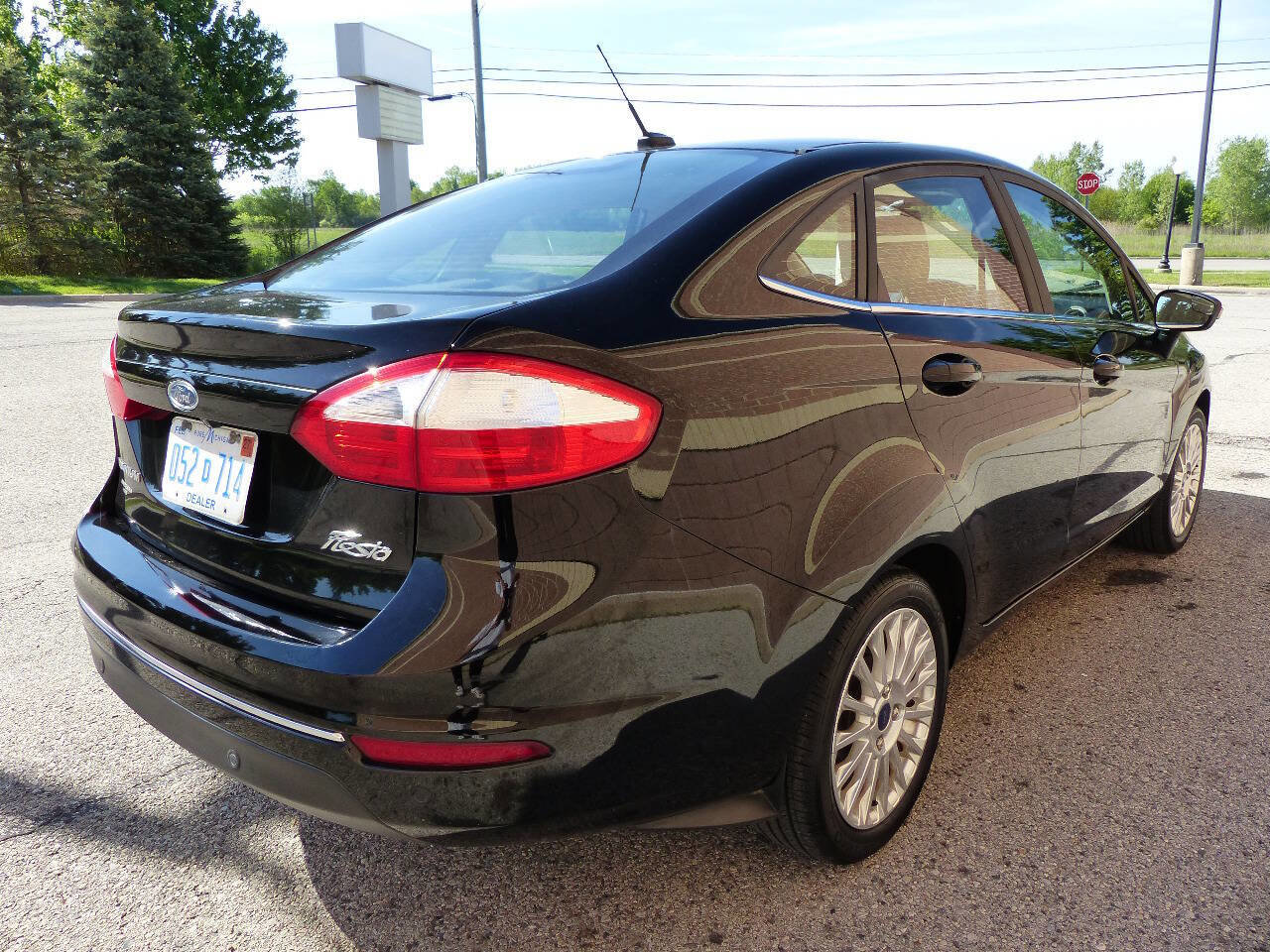 Used 2016 Ford Fiesta Titanium FWD image 12