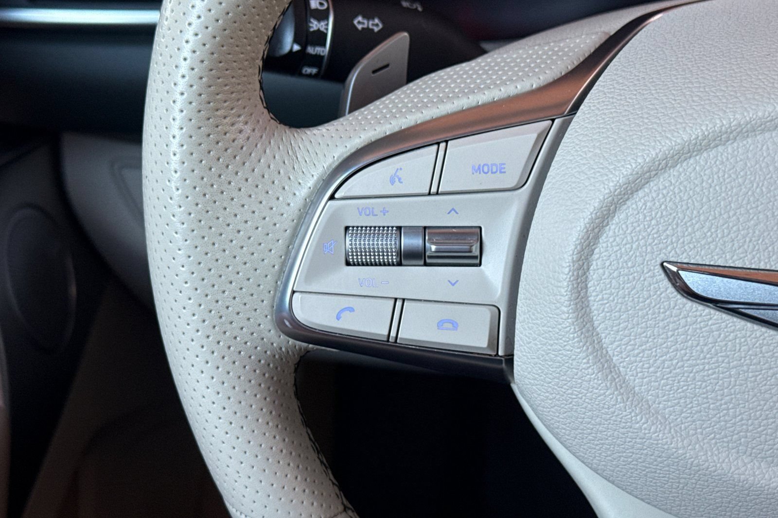 Used 2019 Genesis G70 3.3T Design RWD image 32