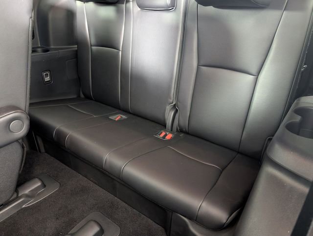 Used 2023 Toyota Highlander XLE image 28