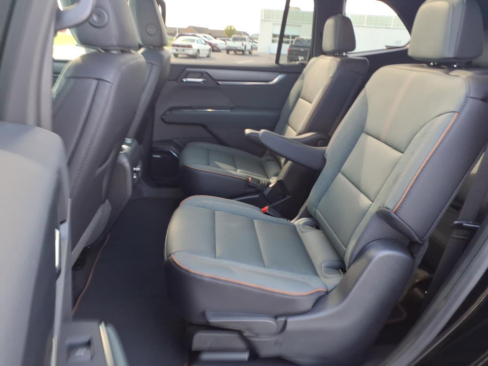 Certified 2025 GMC Acadia AT4 w/ Luxury Package AWD/4WD image 11