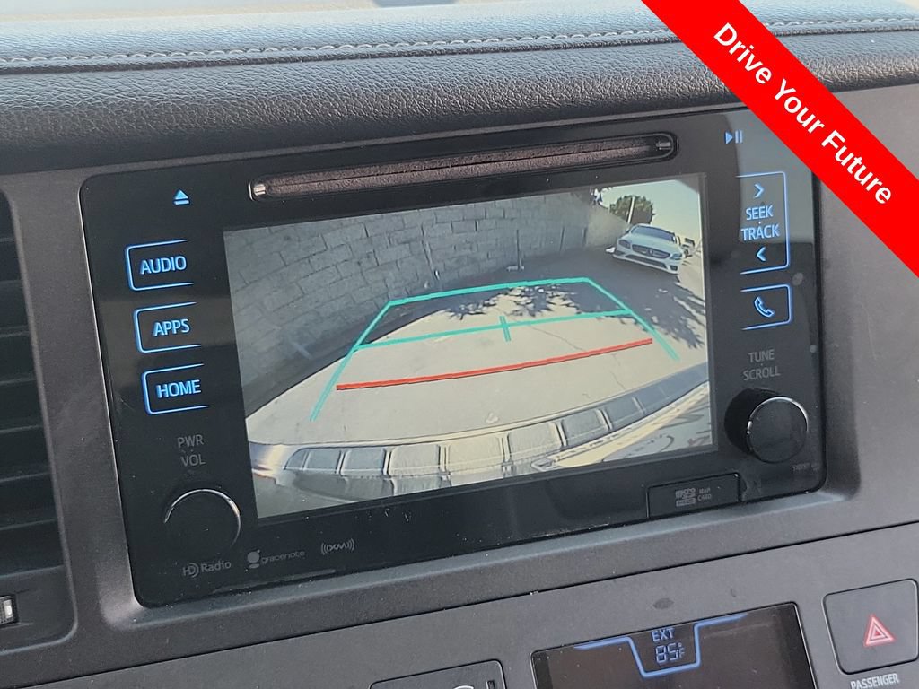 Used 2017 Toyota Sienna XLE w/ XLE Navigation Package FWD image 12