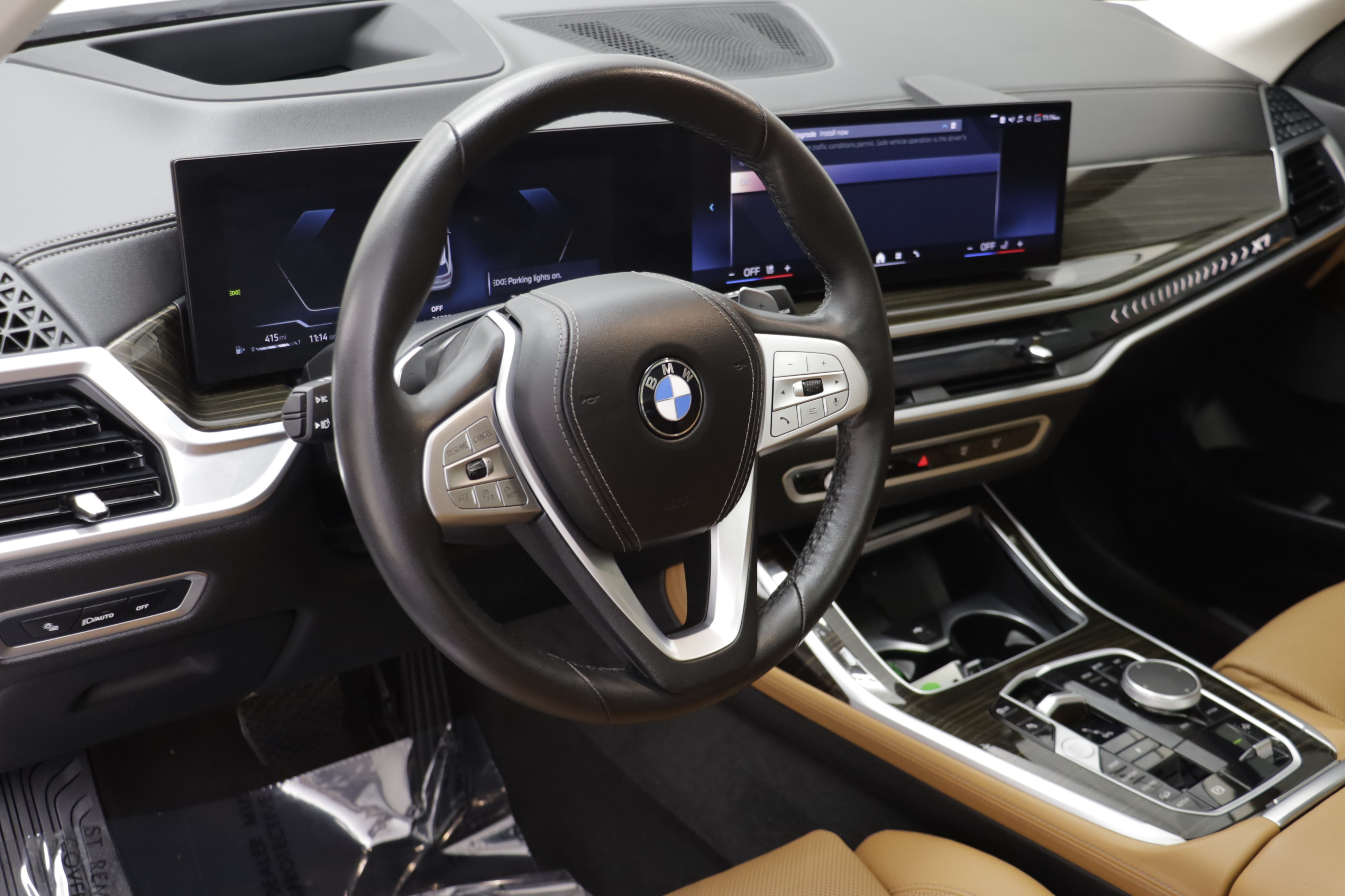 Used 2024 BMW X7 xDrive40i w/ Climate Comfort Package AWD/4WD image 6