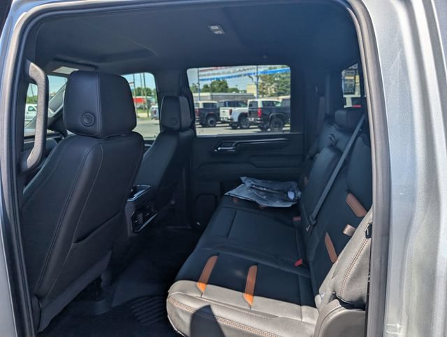 Used 2026 GMC Sierra 2500 AT4 w/ Technology Package AWD/4WD image 10