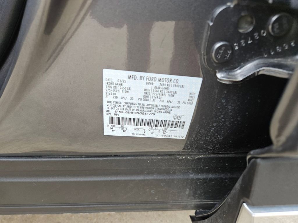 Used 2025 Ford Explorer Platinum w/ LUX Leather Package AWD/4WD image 30