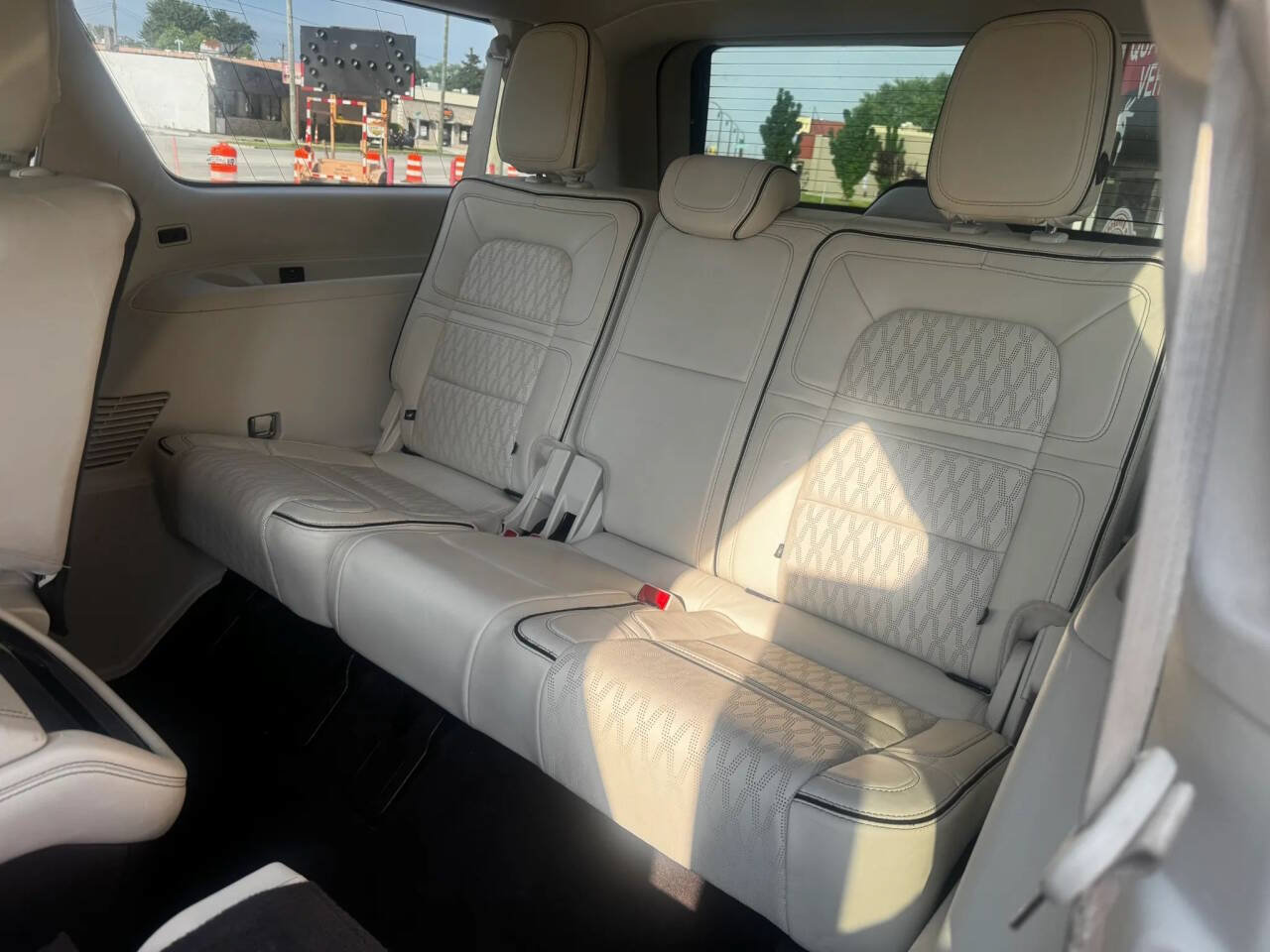Used 2018 Lincoln Navigator L Black Label w/ Cargo Package AWD/4WD image 10