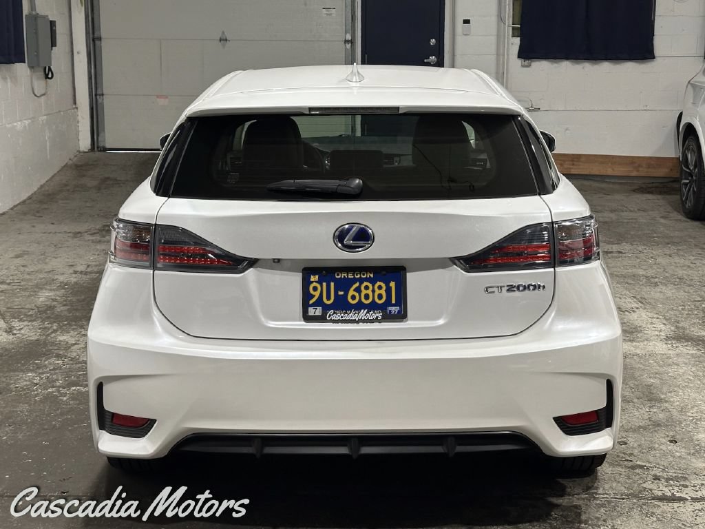 Used 2015 Lexus CT 200h w/ Seat Comfort Package FWD image 6