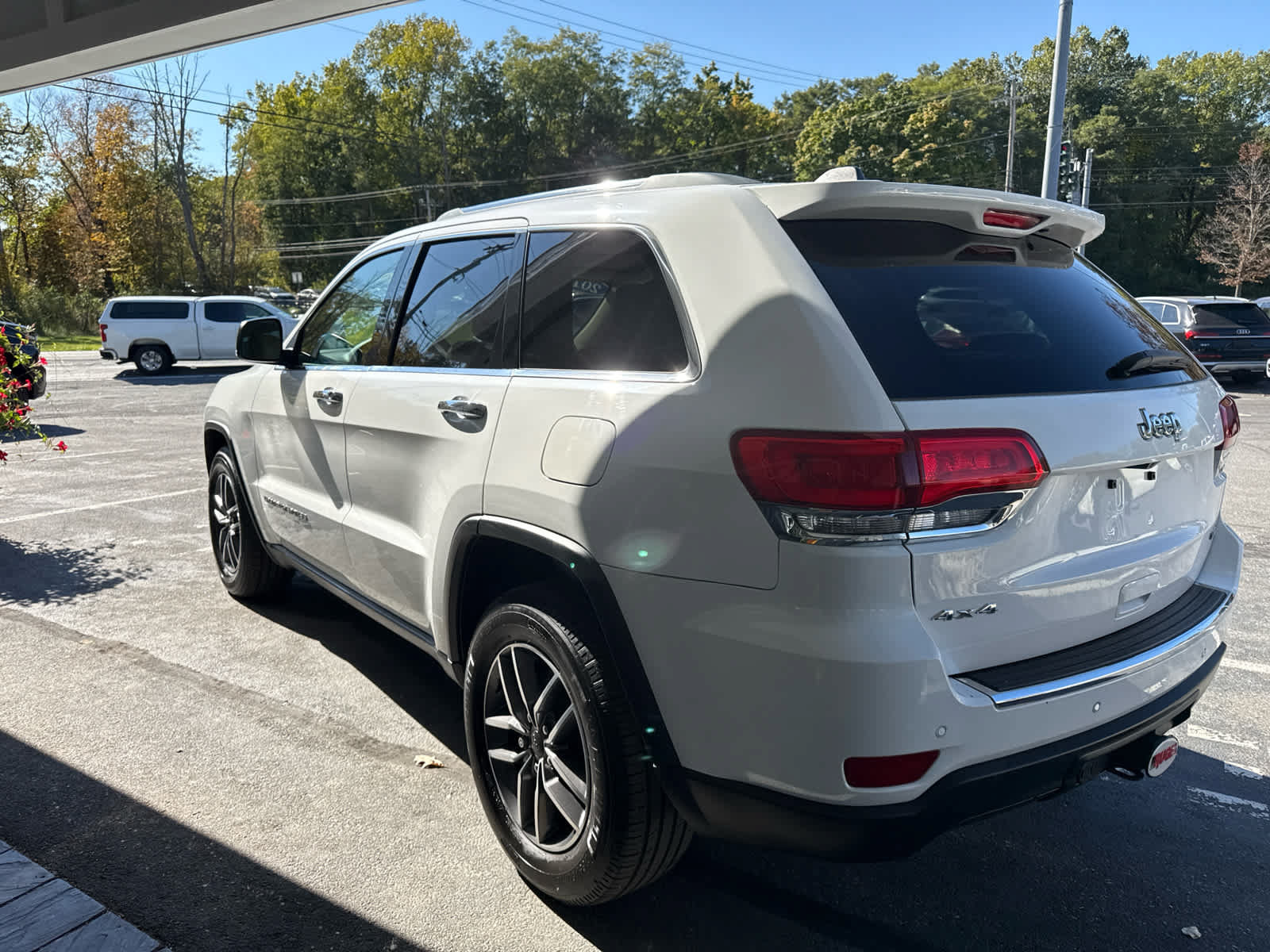 Used 2019 Jeep Grand Cherokee Limited w/ Trailer Tow Group IV AWD/4WD image 6
