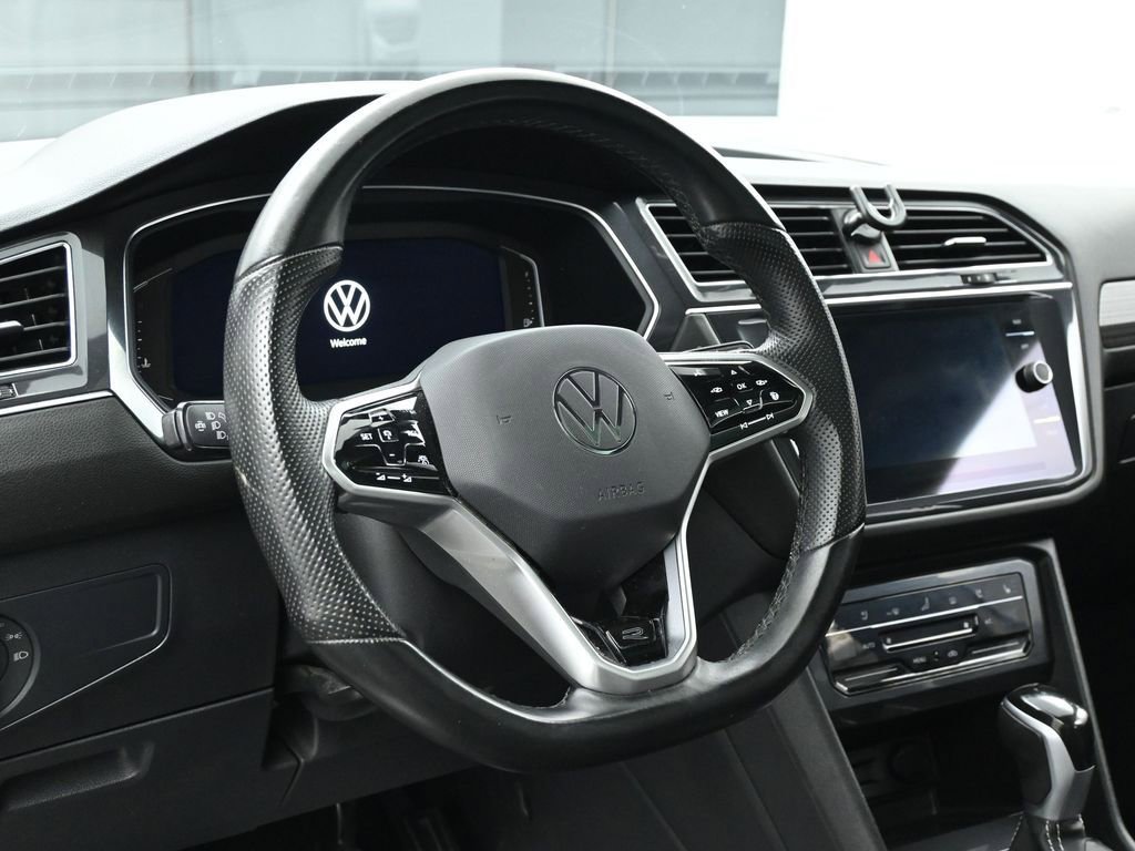 Used 2022 Volkswagen Tiguan SEL R-Line image 24