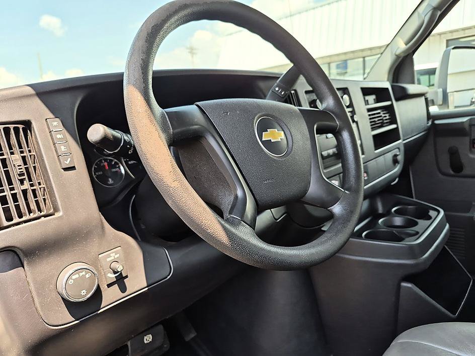 Used 2014 Chevrolet Express 3500 Extended RWD image 16