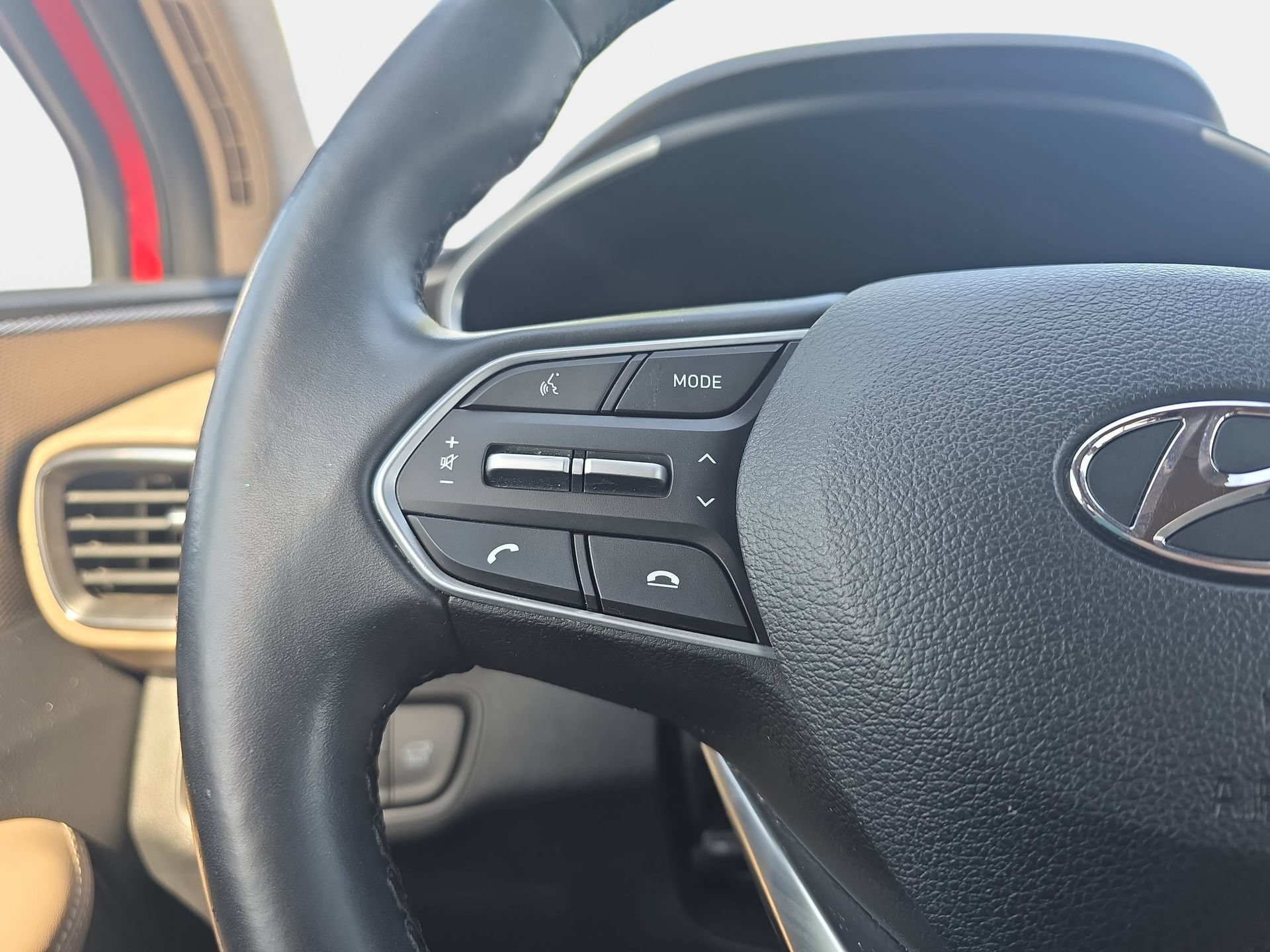 Used 2020 Hyundai Santa Fe Limited FWD image 17