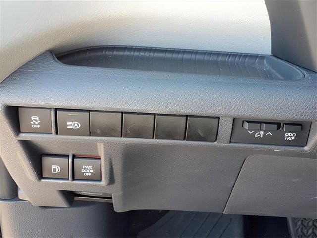 Used 2021 Toyota Sienna XLE image 17