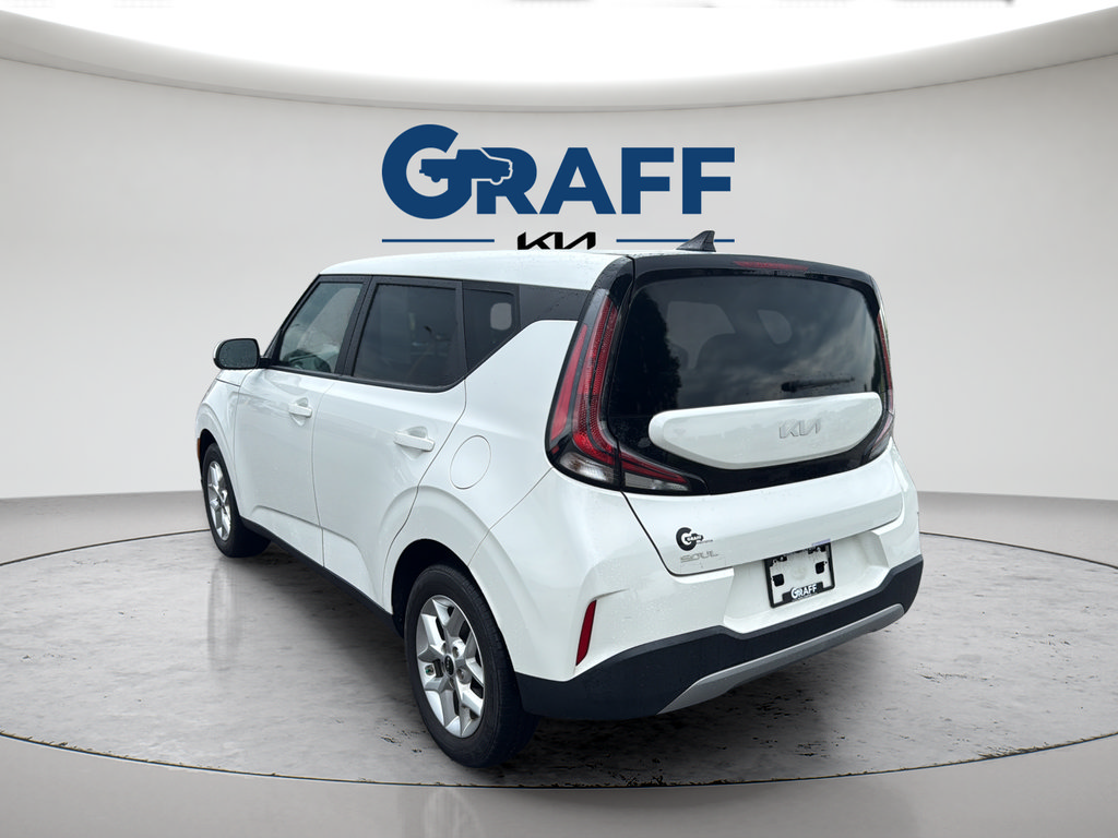 Used 2024 Kia Soul LX w/ Option Group 015 FWD image 5