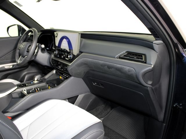 Used 2025 Lexus TX 500h AWD w/ Technology Package image 32