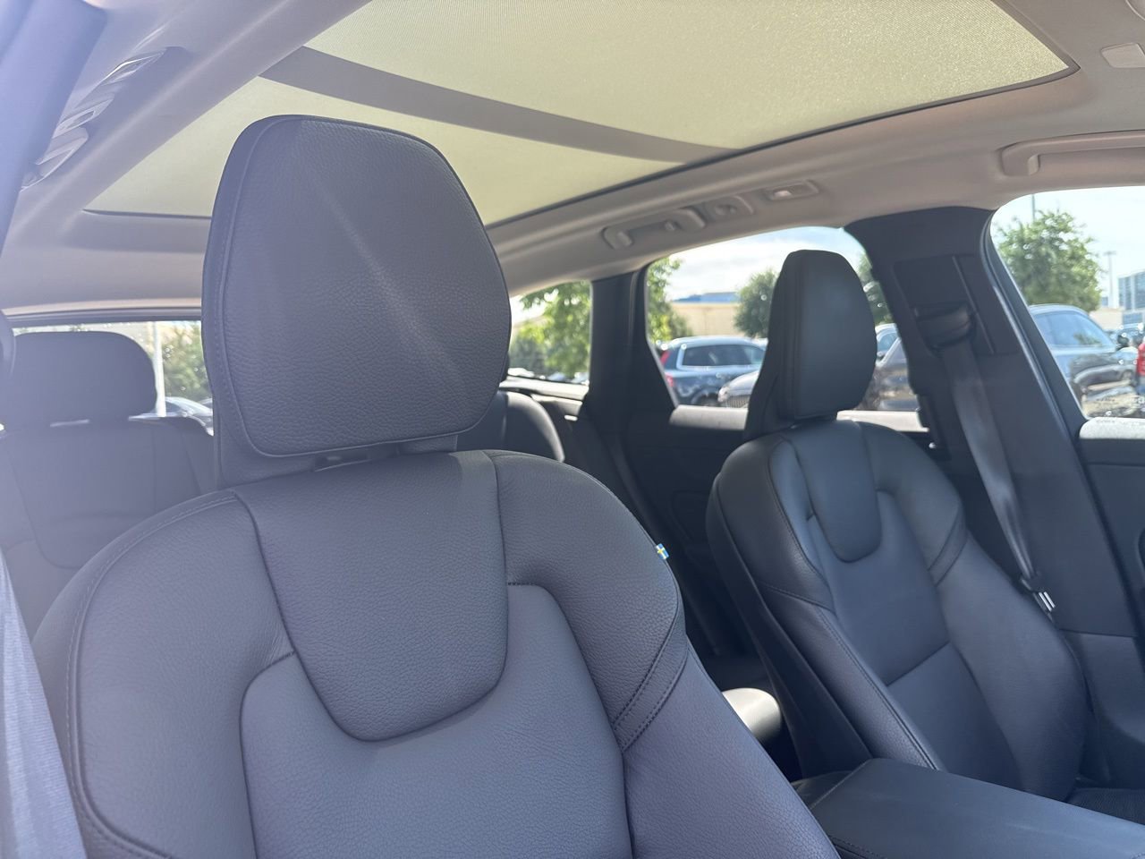 Certified 2024 Volvo XC60 B5 Plus w/ Protection Package Premier AWD/4WD image 12