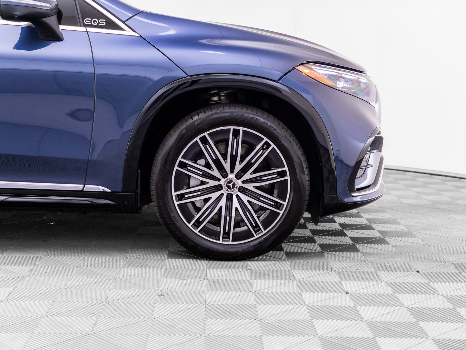 Used 2023 Mercedes-Benz EQS 580 4MATIC SUV image 35