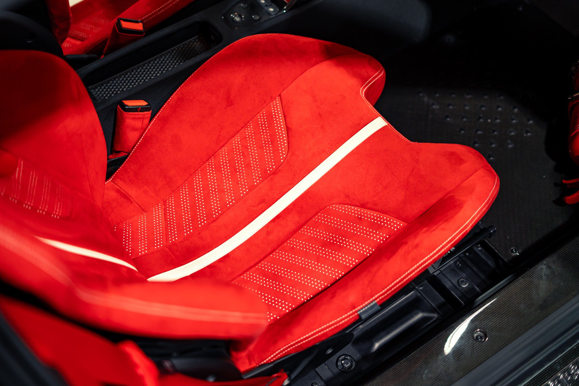 Used 2015 Ferrari 458 Speciale Coupe RWD image 11