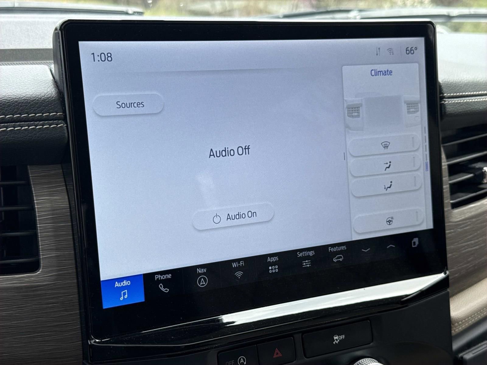 Used 2024 Ford Expedition Limited image 10