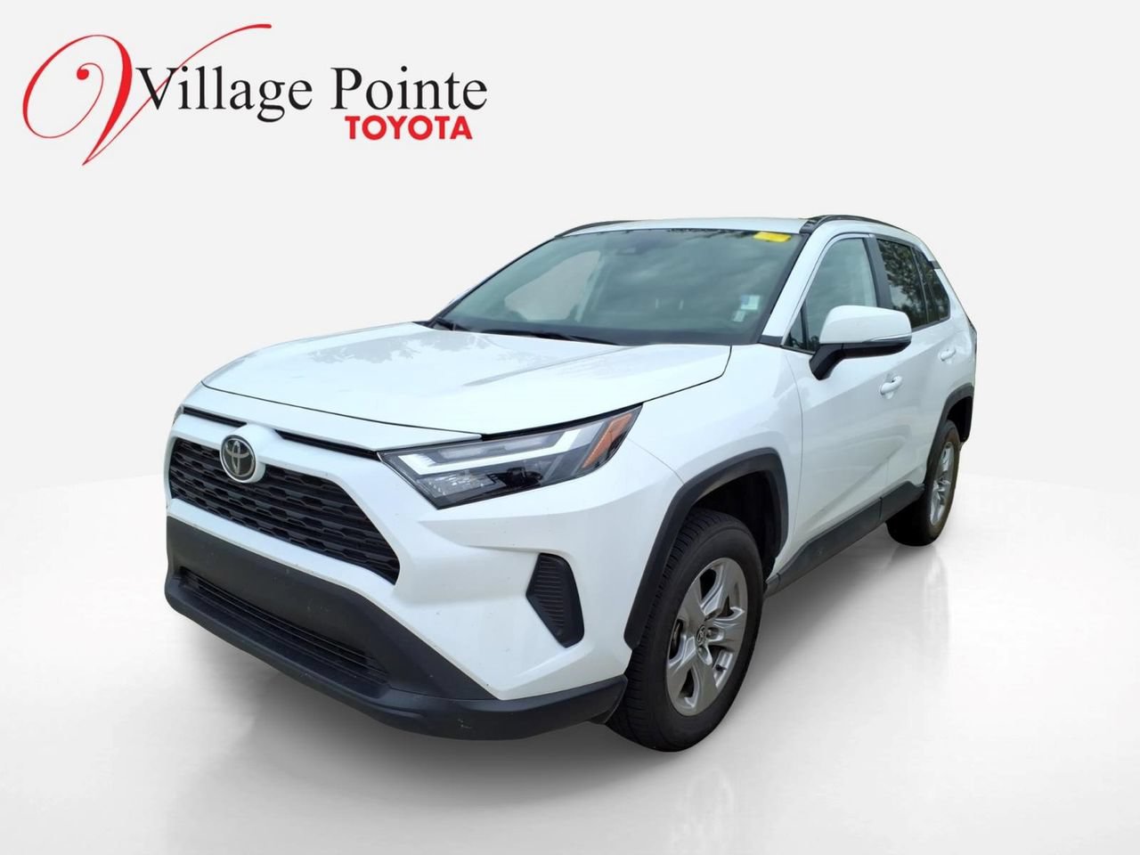Used 2025 Toyota RAV4 XLE AWD/4WD image 1