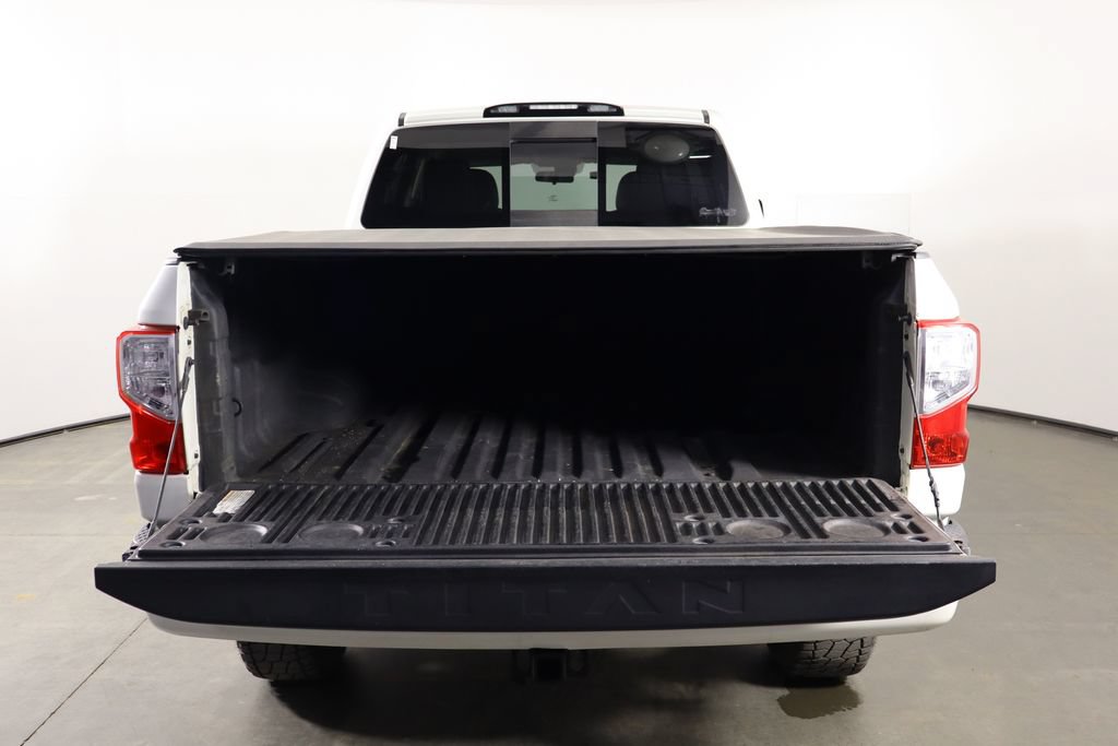Used 2017 Nissan Titan PRO-4X AWD/4WD image 17