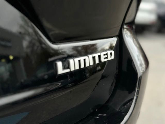 Used 2025 Jeep Grand Cherokee Limited AWD/4WD image 20