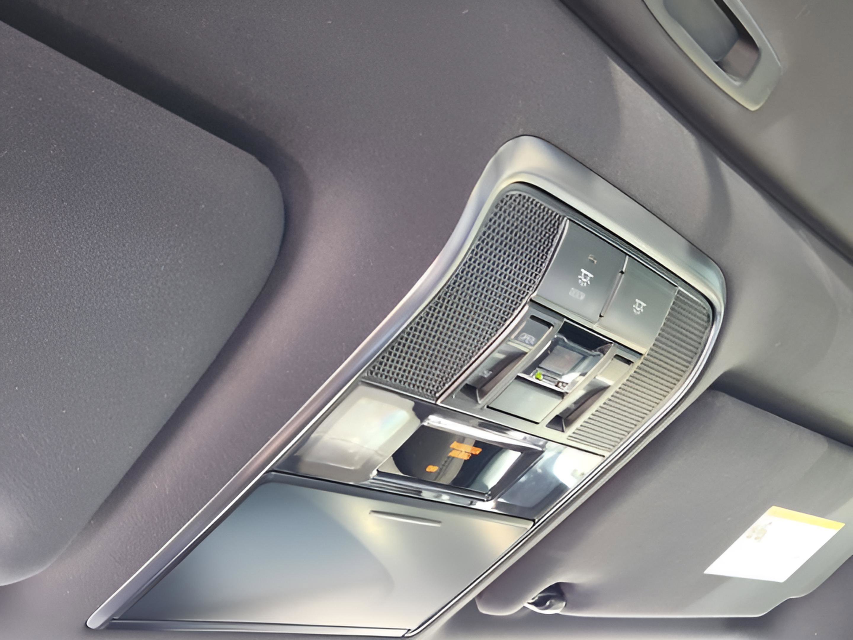 Used 2024 Lexus LX 600 4WD w/ Appearance Package image 83