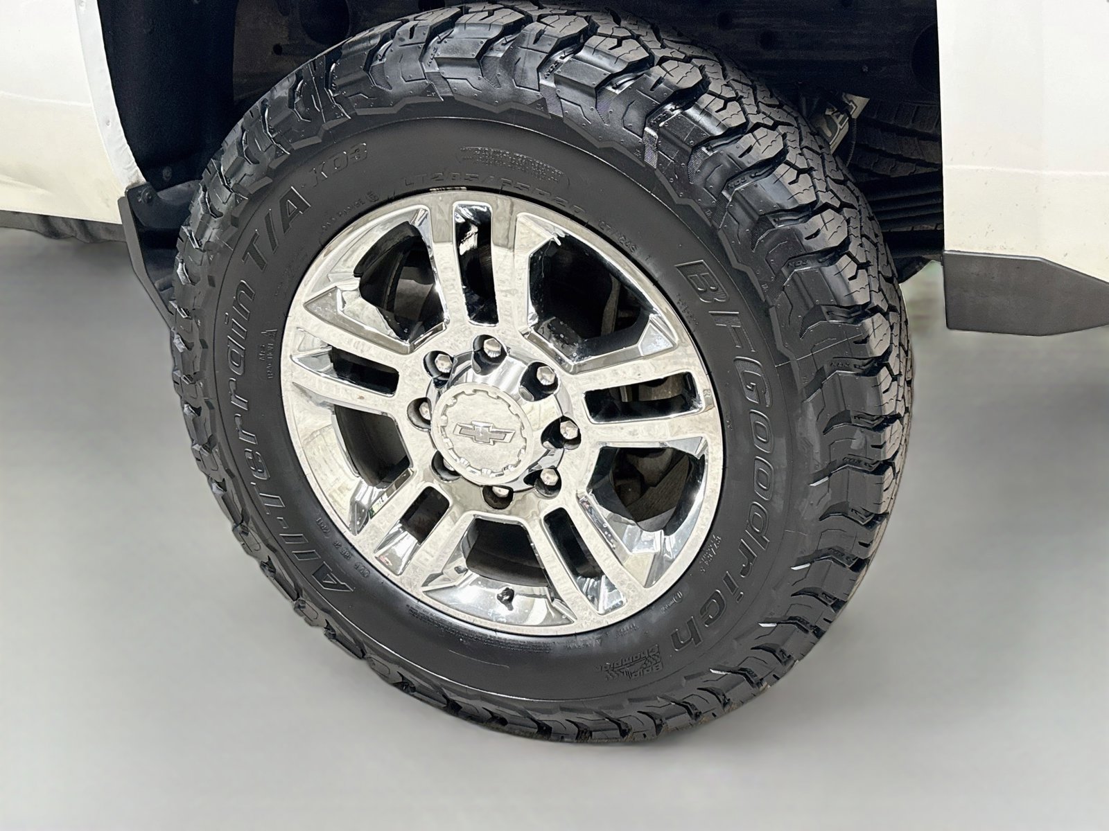 Used 2017 Chevrolet Silverado 2500 High Country w/ Duramax Plus Package AWD/4WD image 34