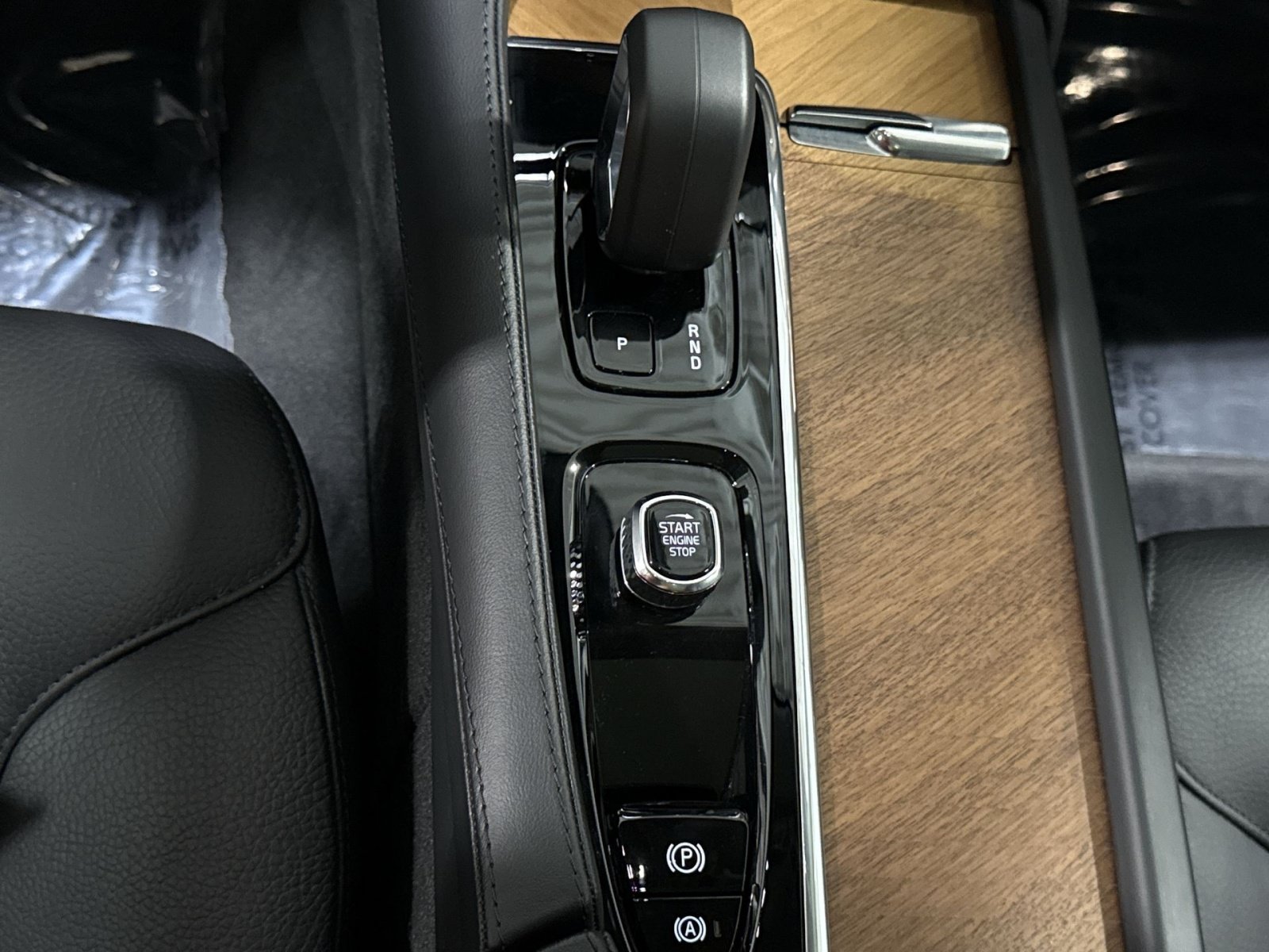 Certified 2023 Volvo XC90 B6 Plus w/ Protection Package Premier AWD/4WD image 22