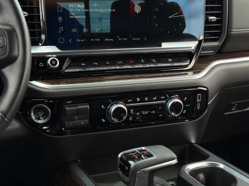 Used 2024 GMC Sierra 1500 Elevation w/ Elevation Premium Package AWD/4WD image 17