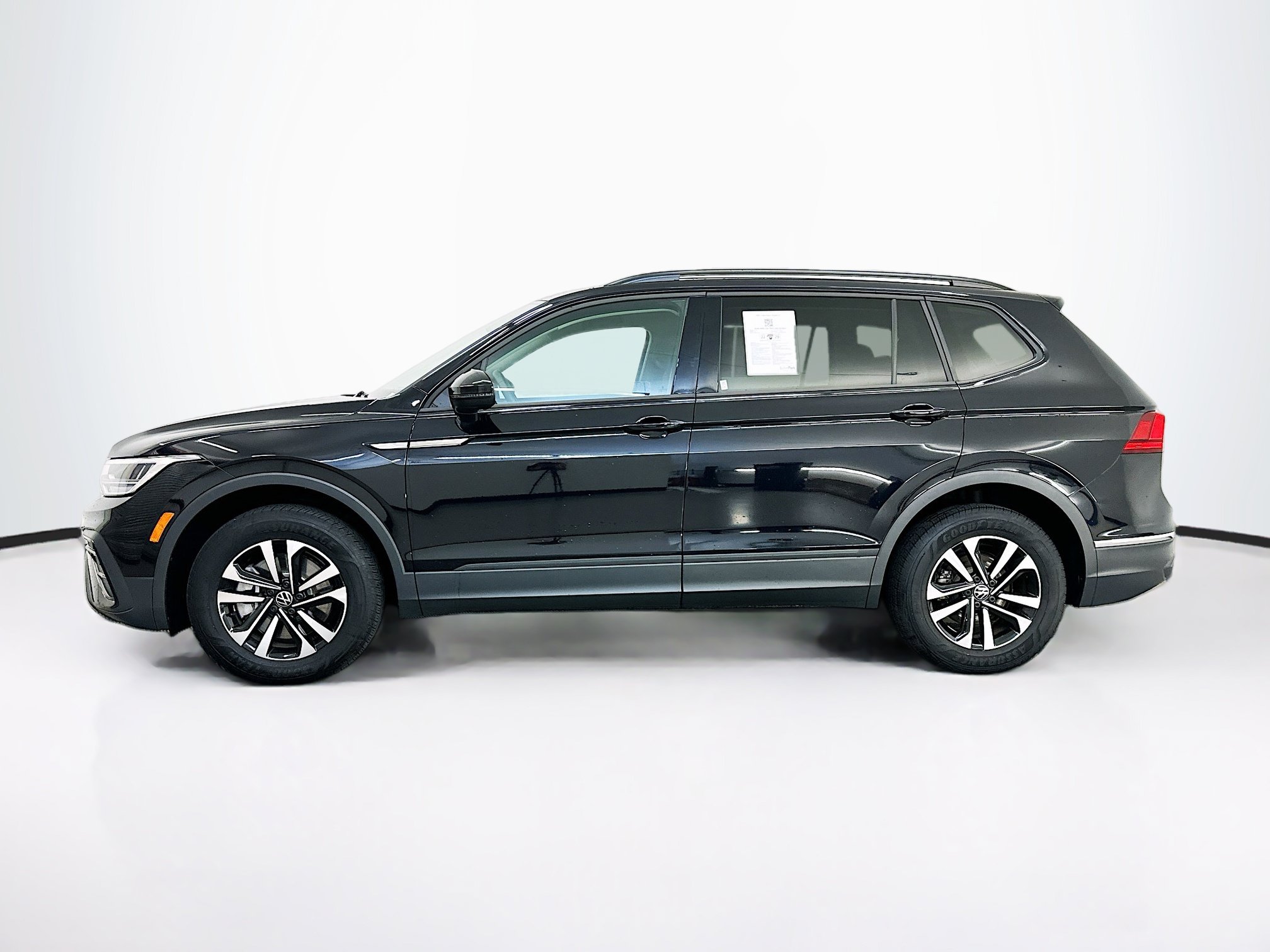 Used 2024 Volkswagen Tiguan S AWD/4WD image 4