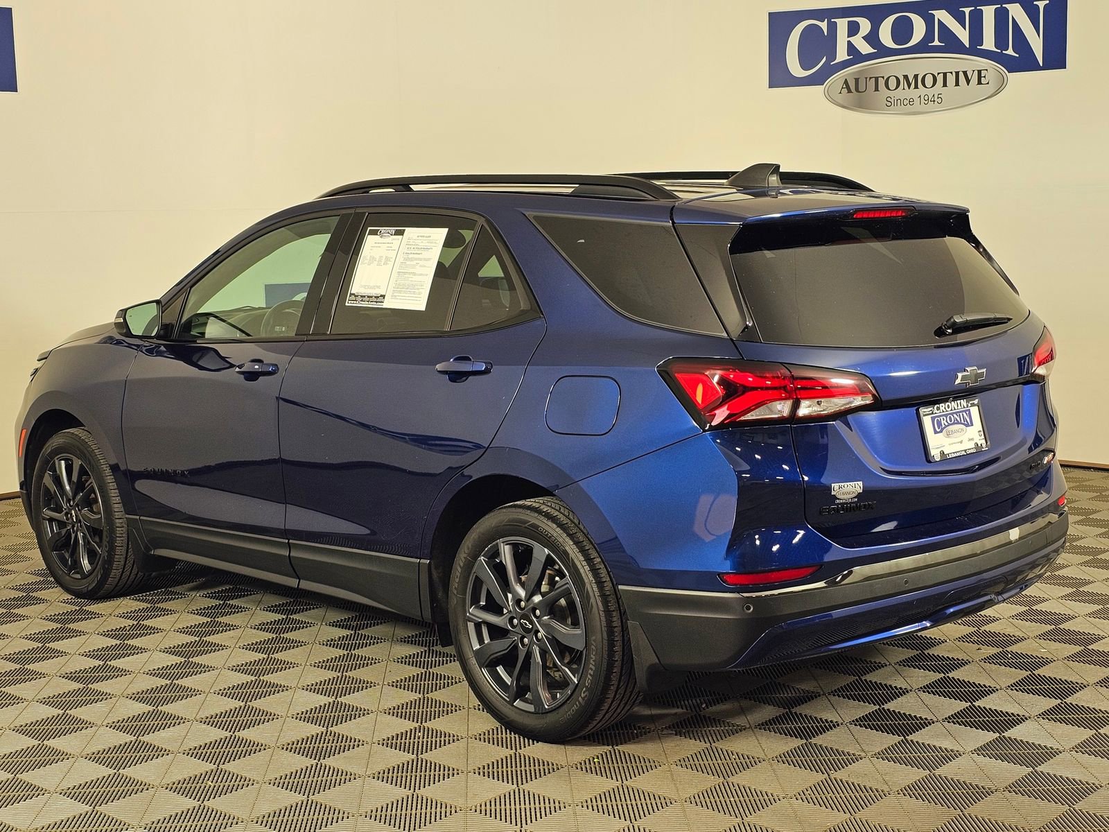 Used 2022 Chevrolet Equinox RS w/ Infotainment Package image 3