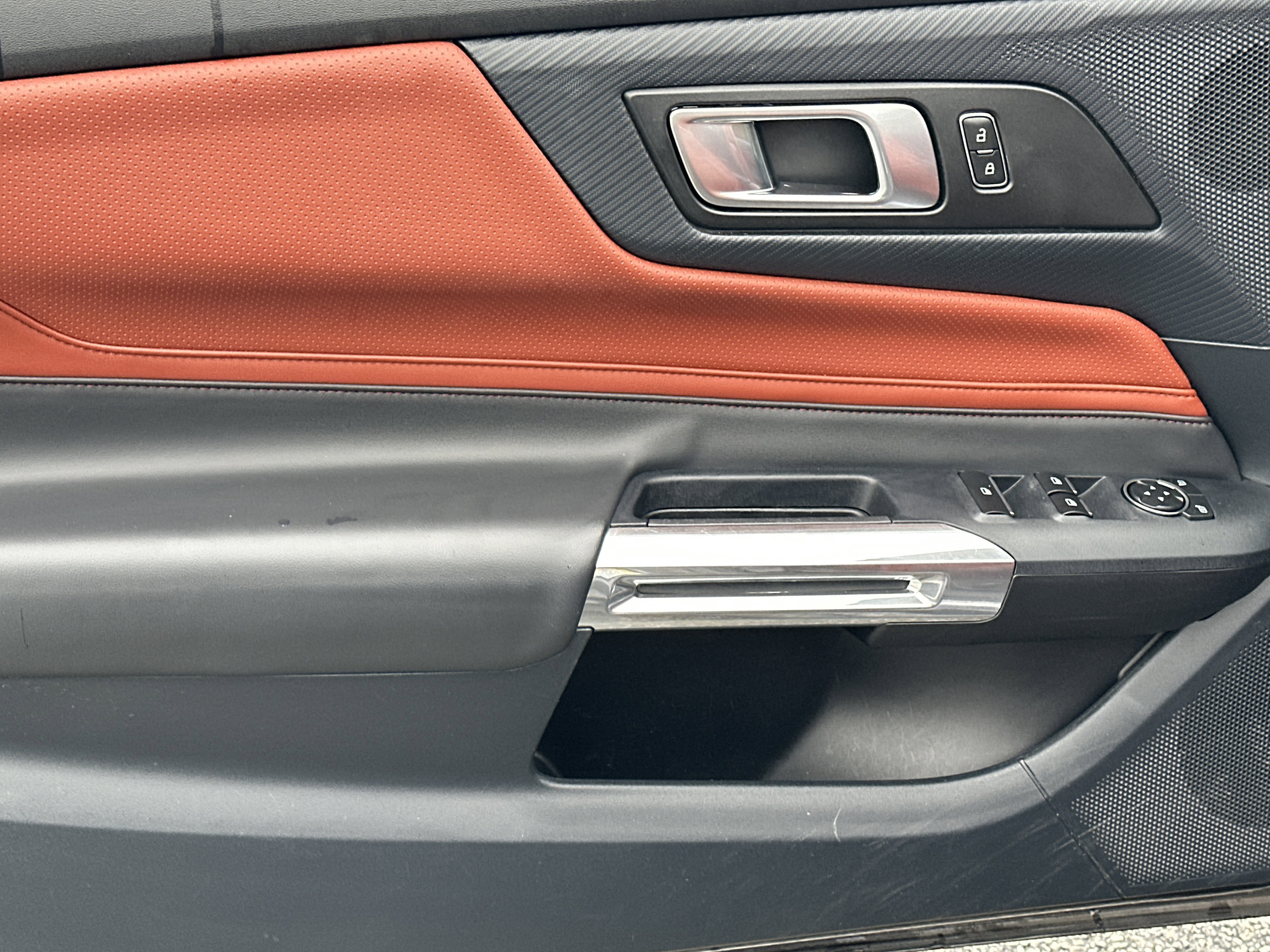 Used 2024 Ford Mustang Premium image 10