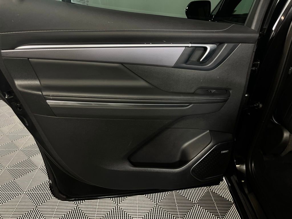 Used 2025 Buick Enclave Sport Touring image 30