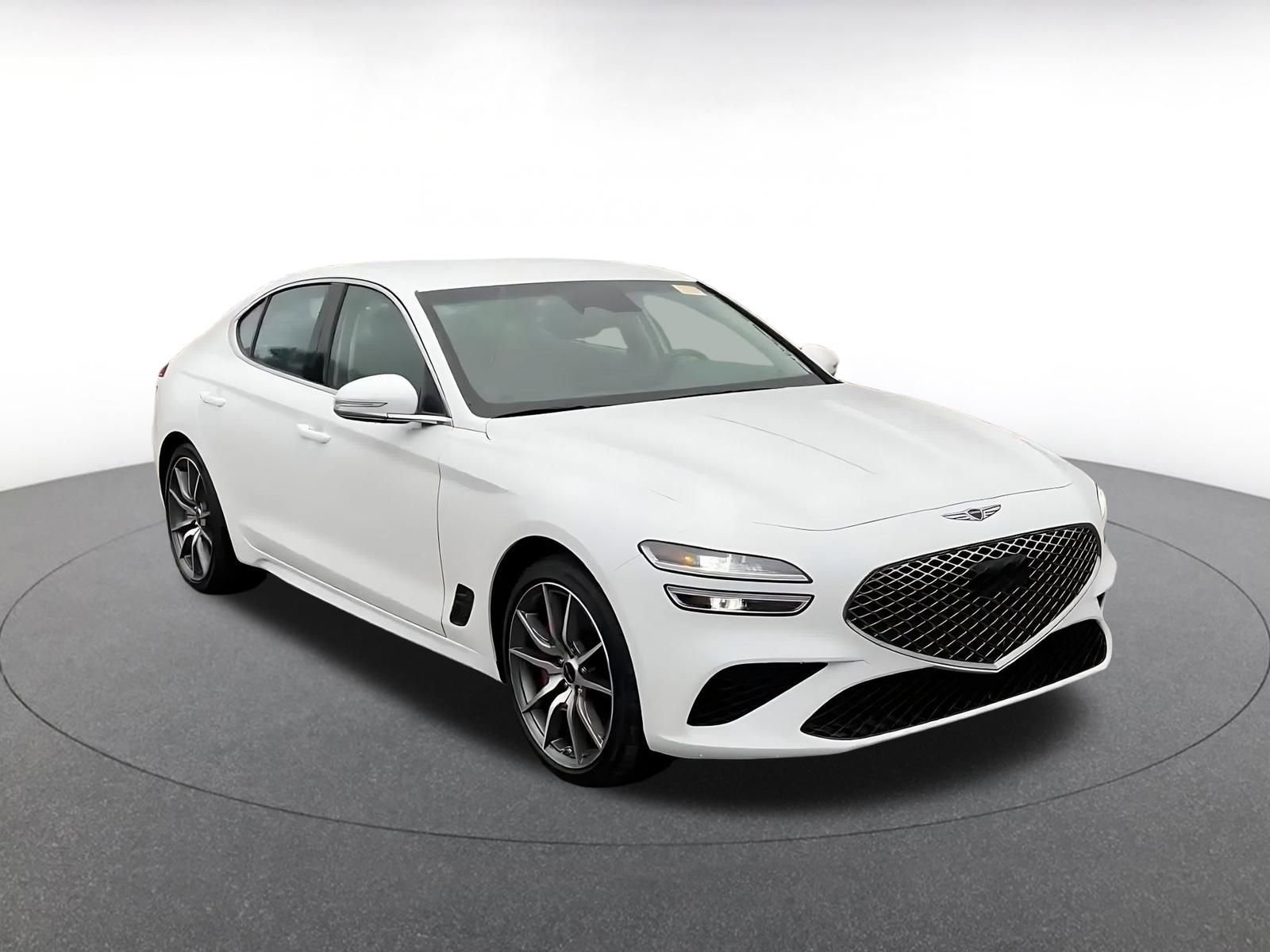 Used 2025 Genesis G70 2.5T image 2