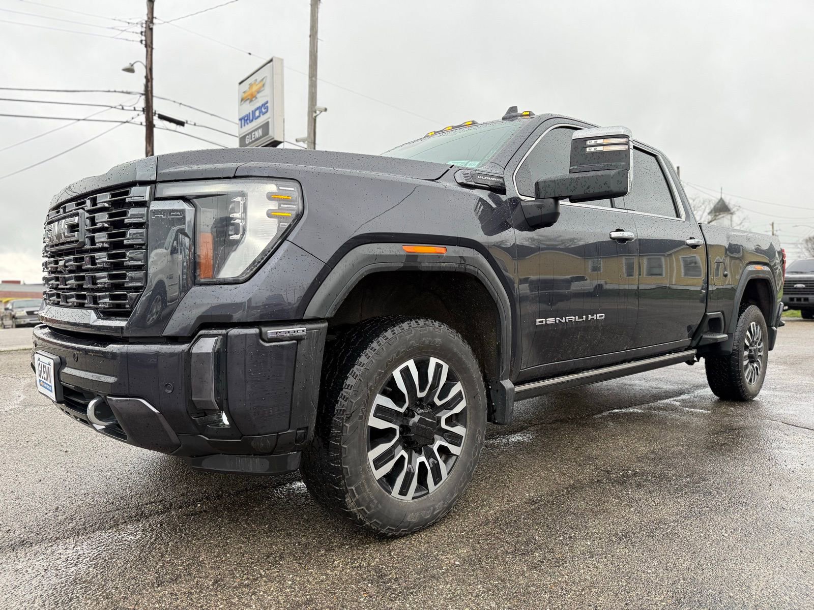 Used 2024 GMC Sierra 3500 Denali Ultimate image 2