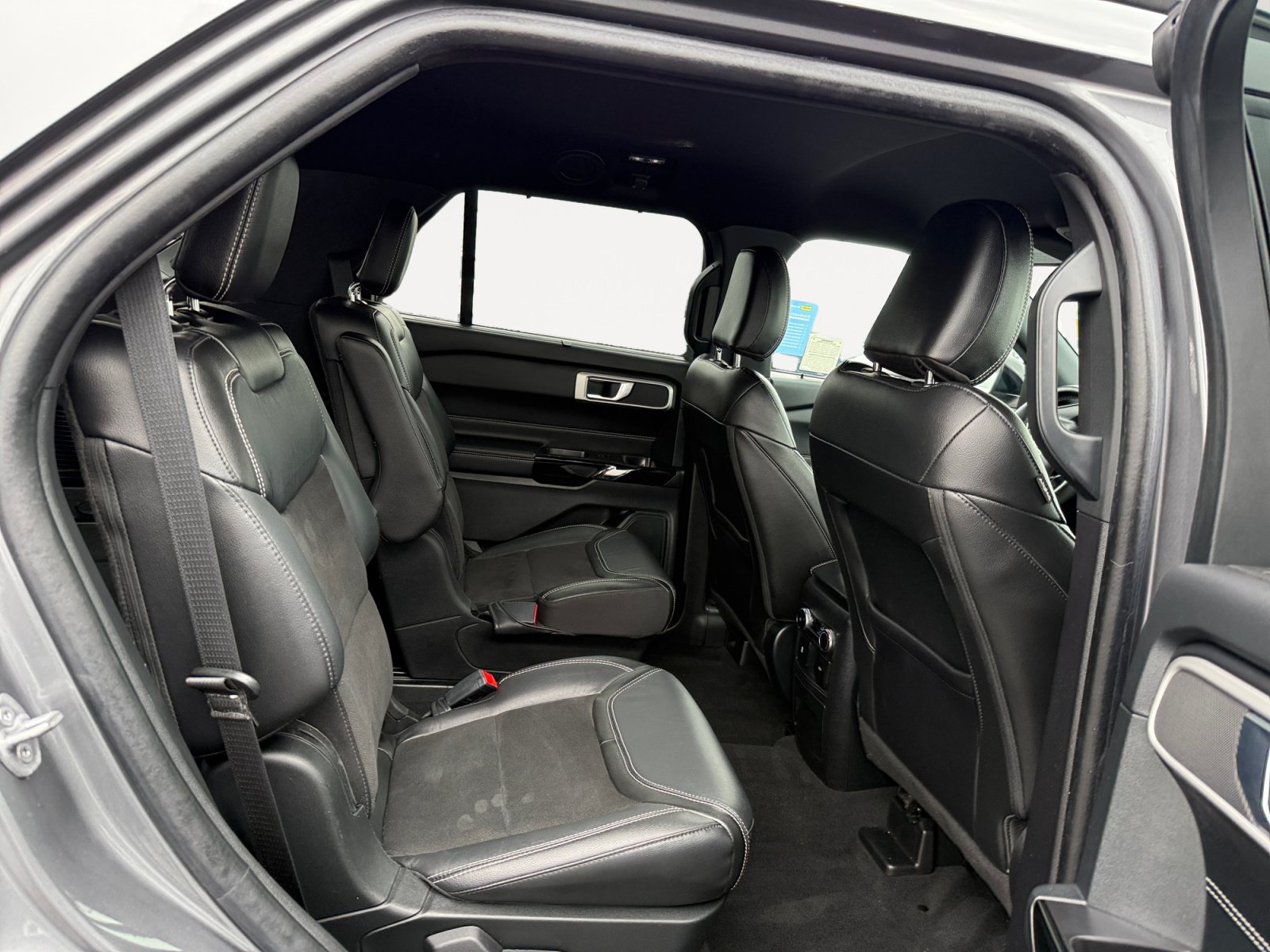 Used 2022 Ford Explorer ST w/ ST Street Pack AWD/4WD image 18