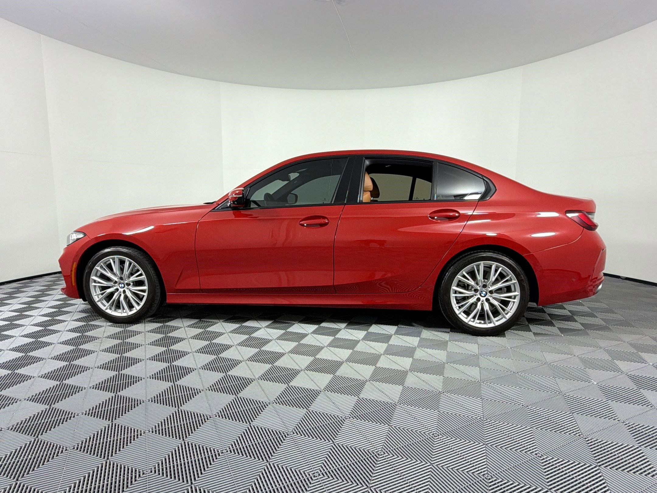 Used 2023 BMW 330i Sedan w/ Premium Package image 2