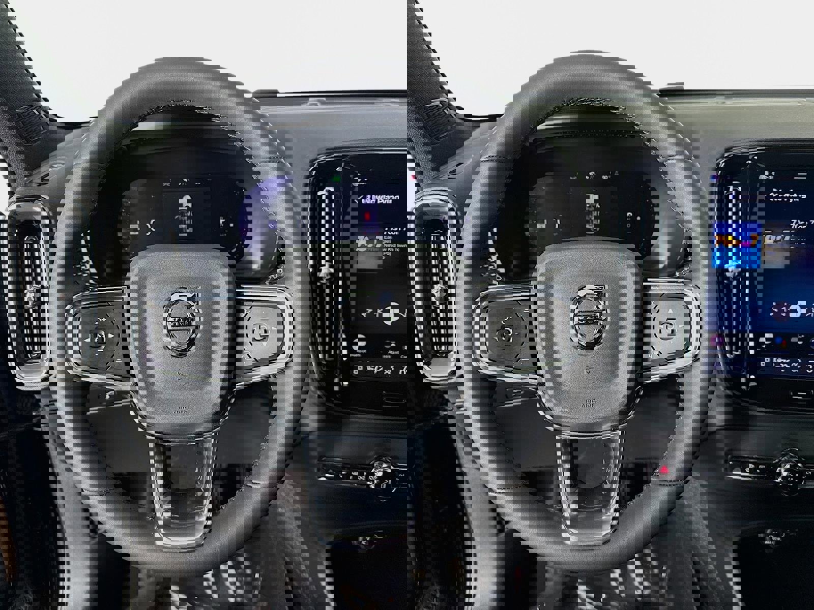 Used 2023 Volvo XC40 B5 Plus w/ Climate Package AWD/4WD image 13