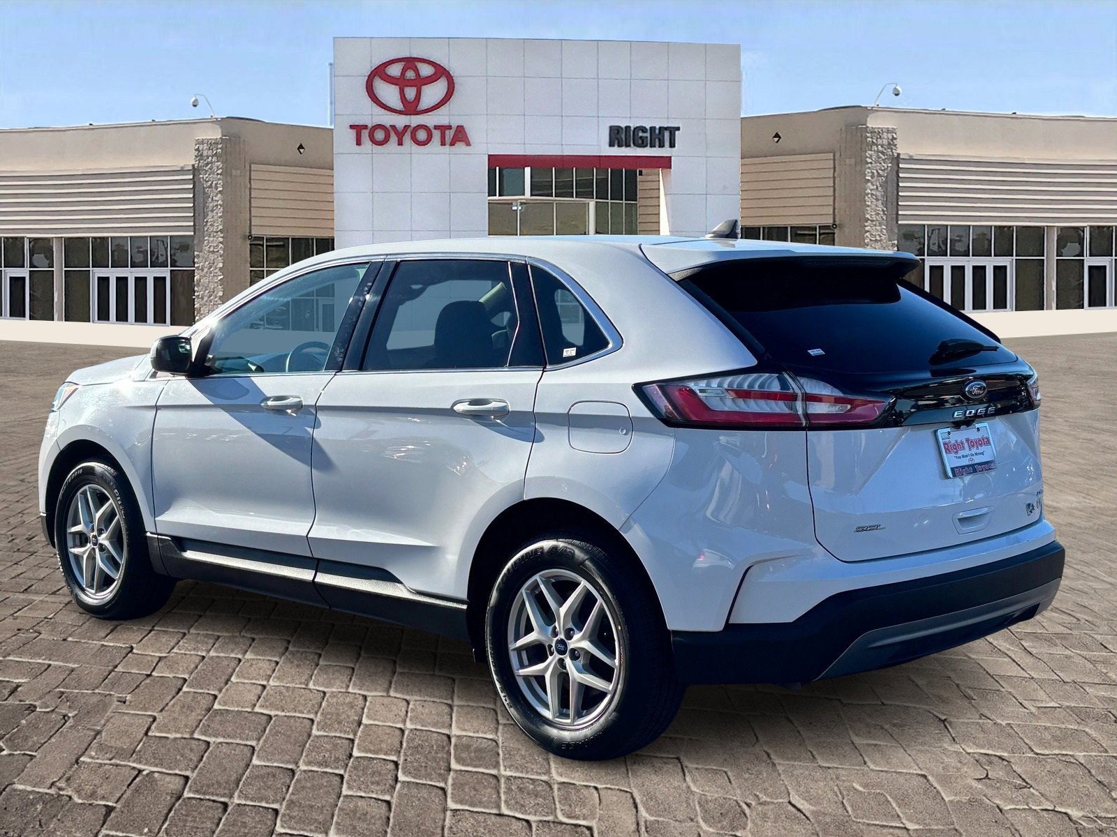 Used 2022 Ford Edge SEL image 4