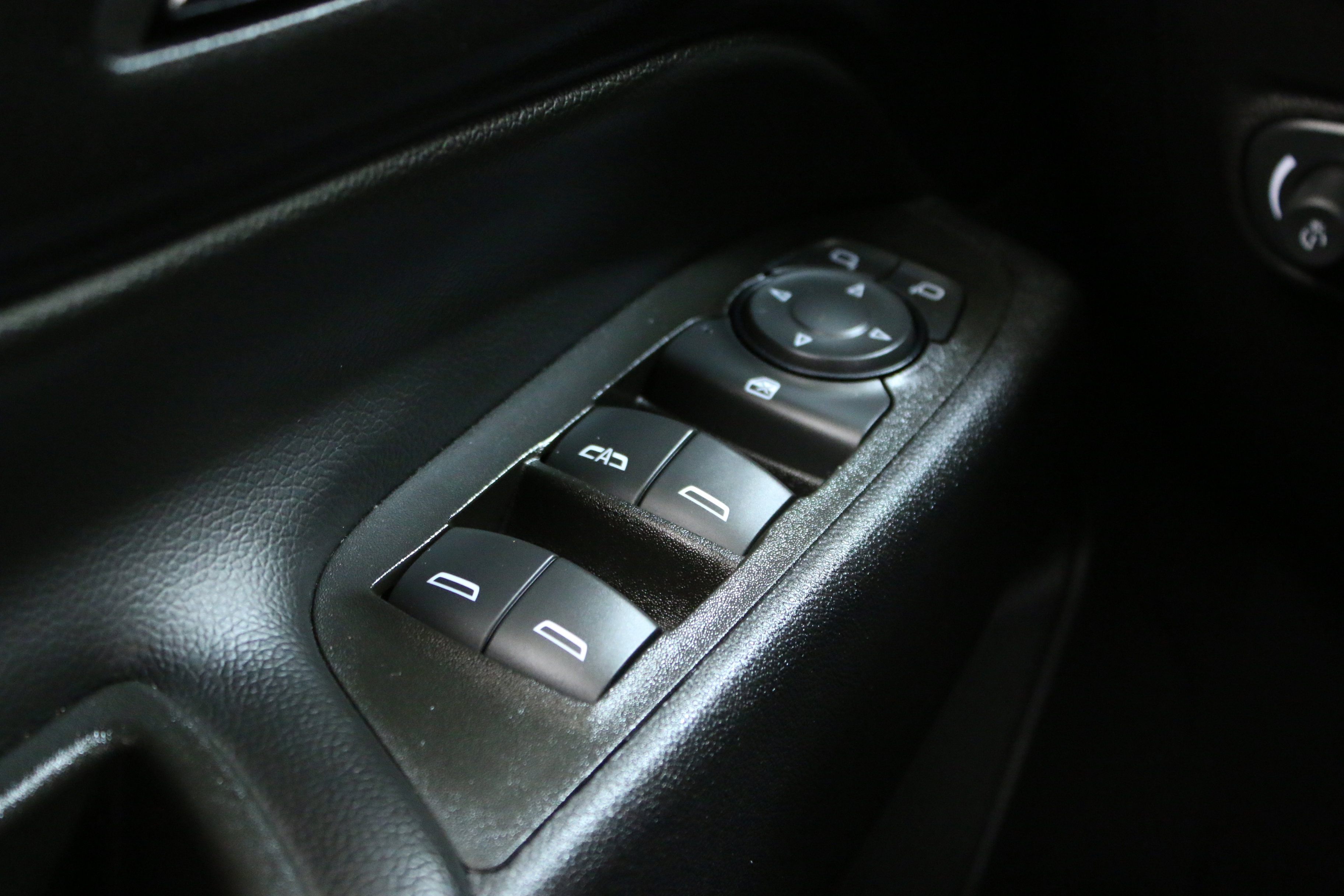 Used 2023 Chevrolet Equinox LT image 17