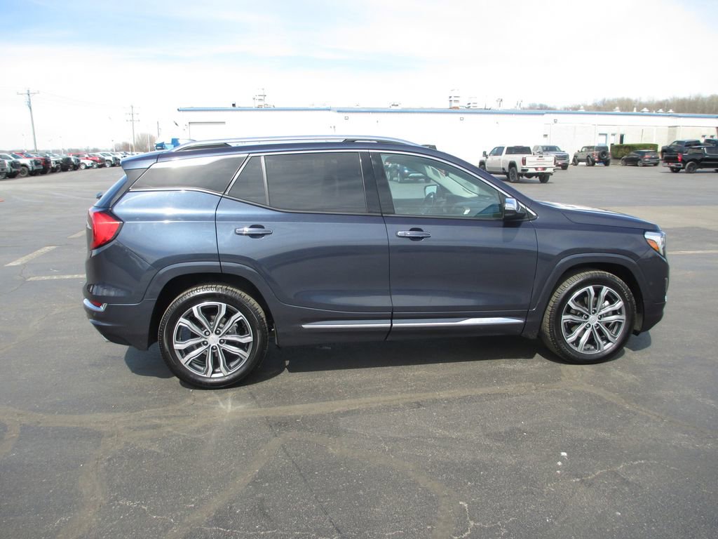 Used 2018 GMC Terrain Denali w/ Advanced Safety Package image 4