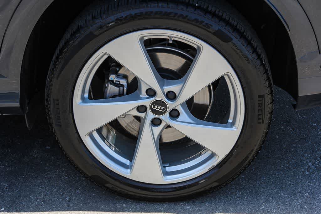 Used 2025 Audi Q5 Premium Plus w/ Premium Plus AWD/4WD image 10